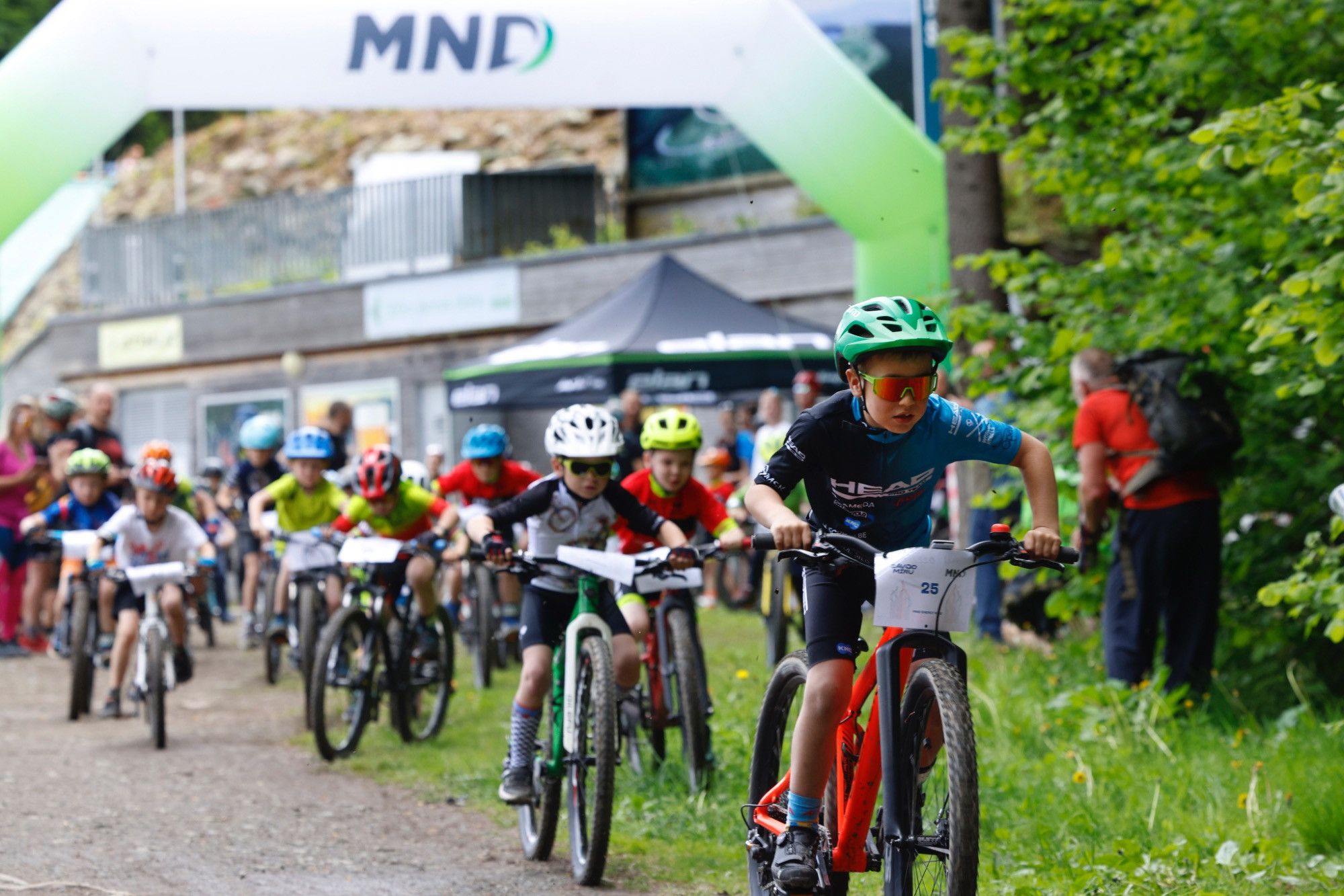 Více než polovina českých dětí začíná s jízdou na kole v brzkém věku. Cyklistiku však v dospívání opustí, ukazuje průzkum Czech Cycling Academy 

